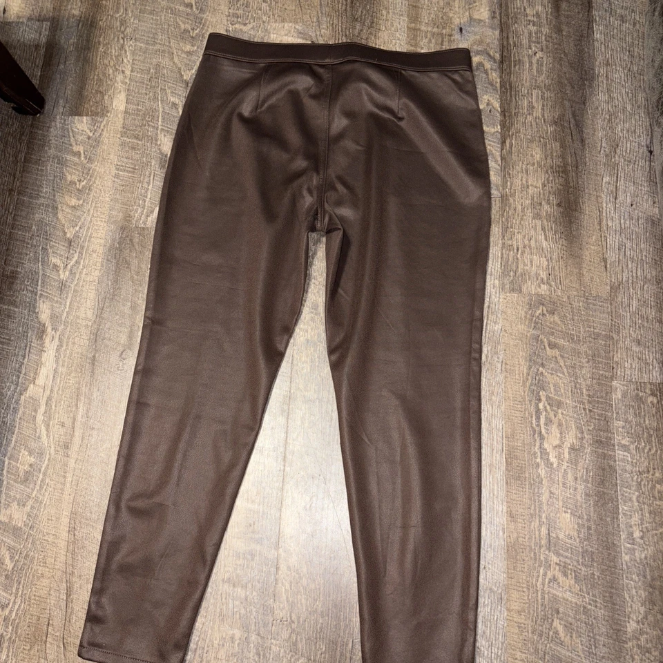 Leggings Pantalones No Boundaries Elastizados Calce Ajustado Marrón Brillante para Mujer Talla XL Foto 3 de 4