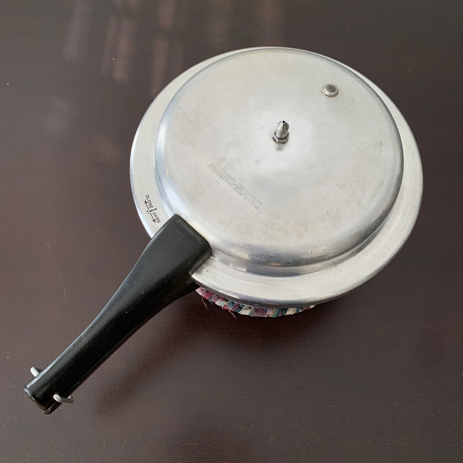 Vintage Mirro-Matic 394M 4 Qt Pressure Cooker With Jiggler, Rack & Booklet