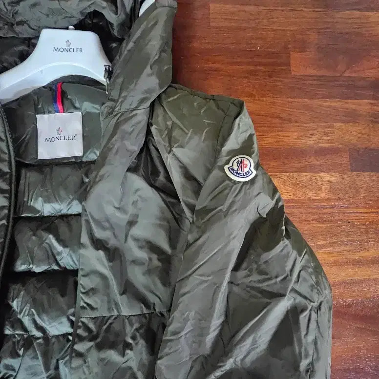 Moncler Men's Padded Jacket, Khaki, Size 110, Pre-Owned thumbnail 4