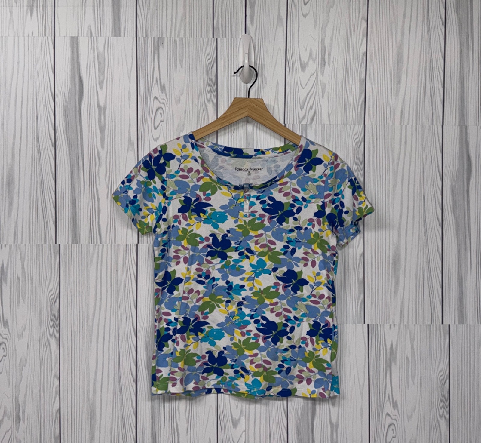Rebecca Malone t shirt womens size medium short sleeve white floral cotton