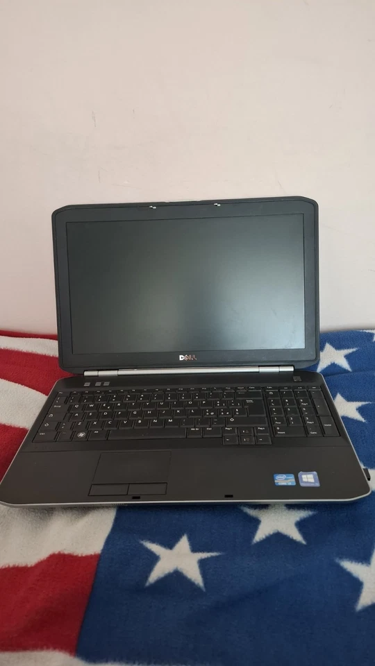 Notebook DELL LATITUDE E5520 15.6" 4GB+256SSD Win 10 + mouse rgb BT,base pc,ecc. - Immagine 2 di 4