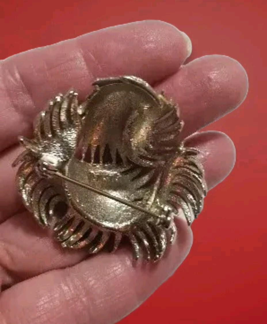 Vintage Brooch Signed LISNER Leaf Design Silverto… - image 2