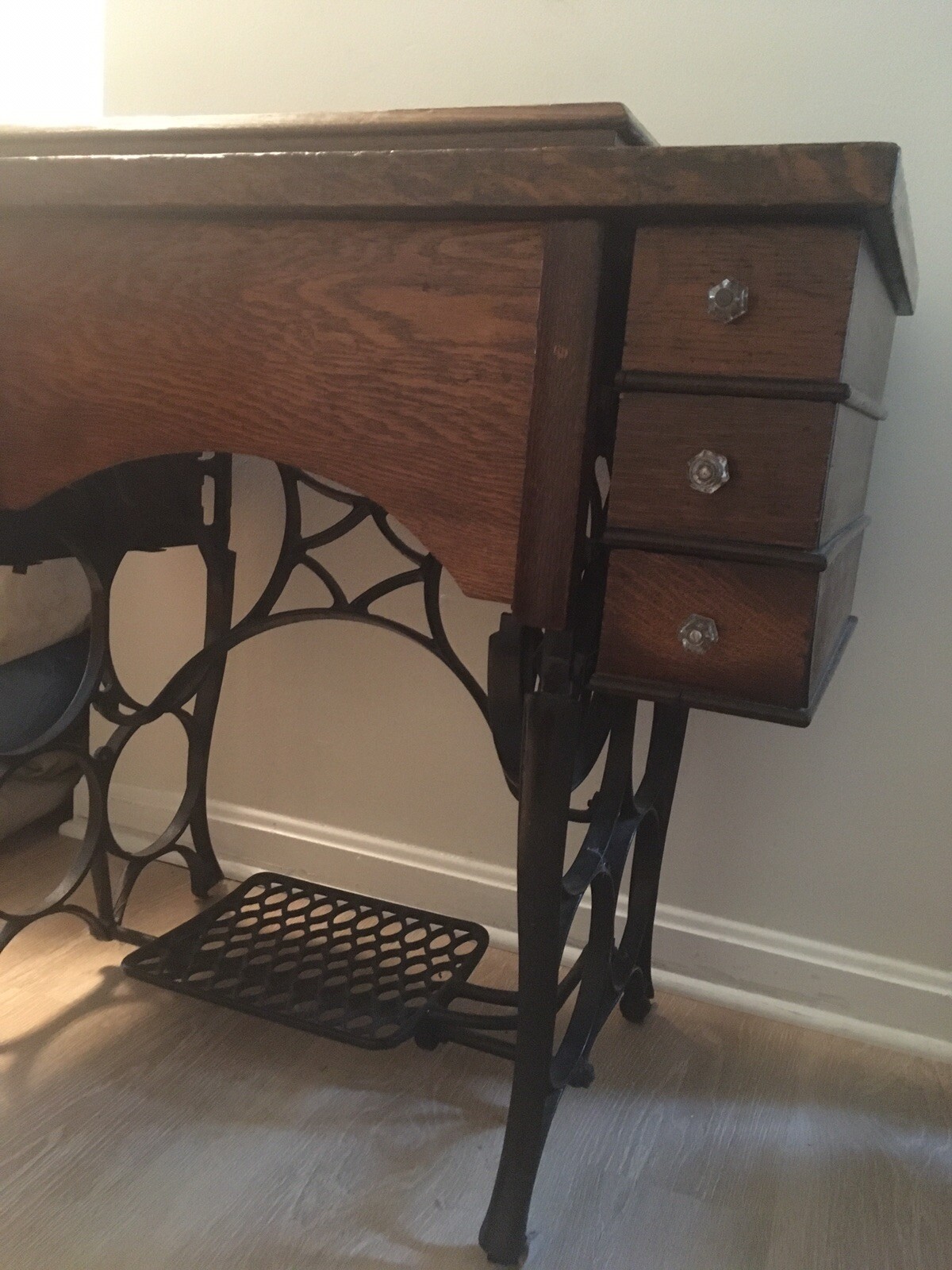 1890s Vintage Antique Elgin Sewing Machine Table Wood Cast Iron C297295