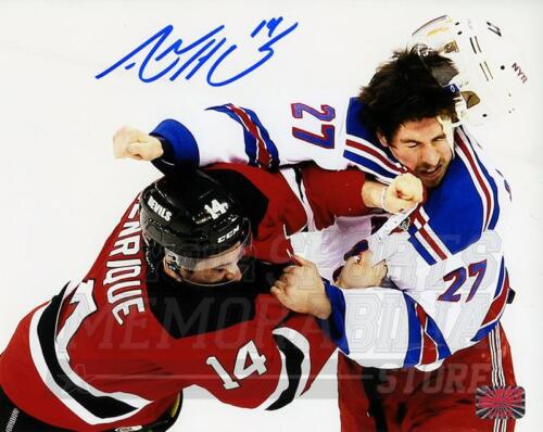Adam Henrique New Jersey Devils Firmado Autografiado Fight Rangers McDonagh 8x10 - Imagen 1 de 1