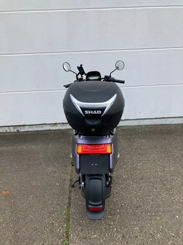 Niu NQi Sport Electric Bromfiets/Scooter 45kph met Extended Range Battery - Afbeelding 3 van 5