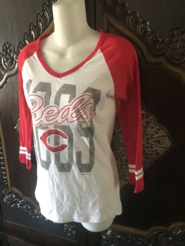 Cincinnati Reds Women's Extra Small Long Sleeve Shirt - Picture 4 of 5