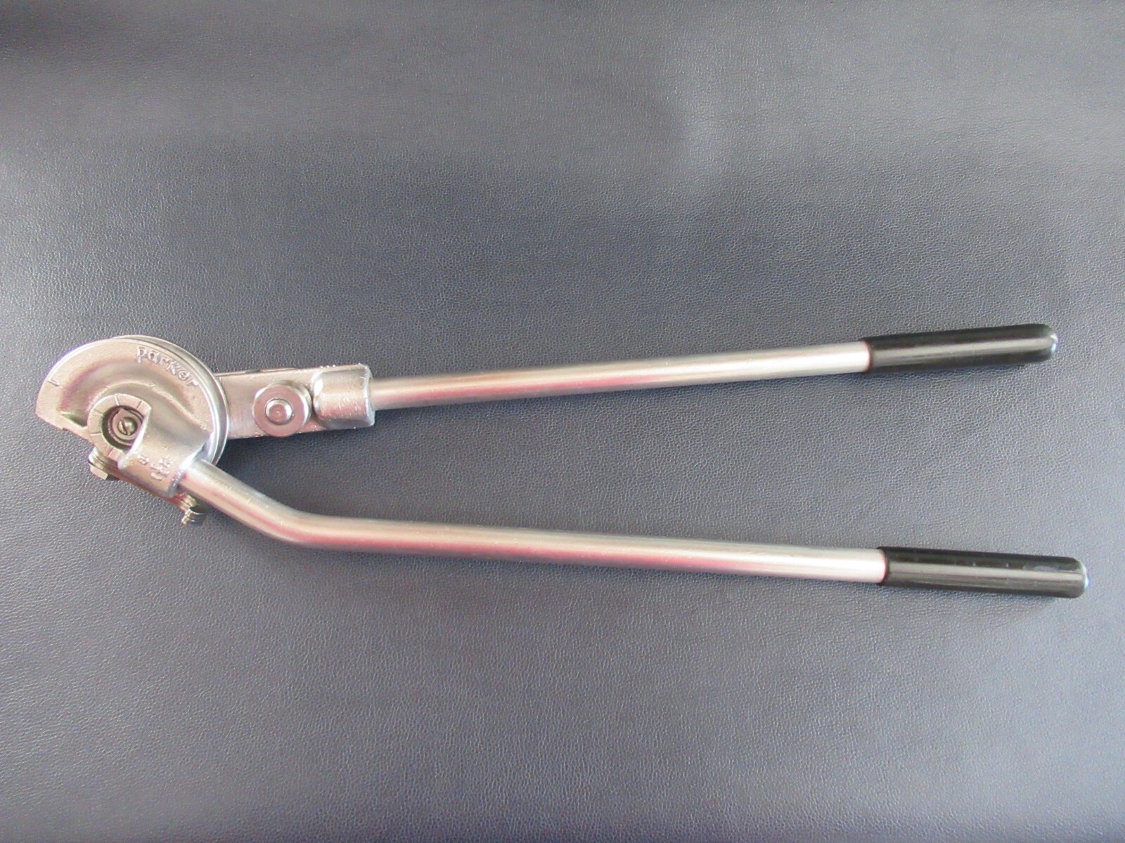 Parker Tubing Bender Hand Bender 11/2" R, DD 1/2" Radius Pipe Tubing