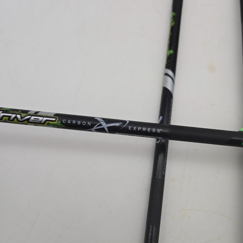 Carbon Express 20" Cross Bolt Piledriver with Moon Nock and 4" Vanes - Pack of 5 - Picture 12 of 16