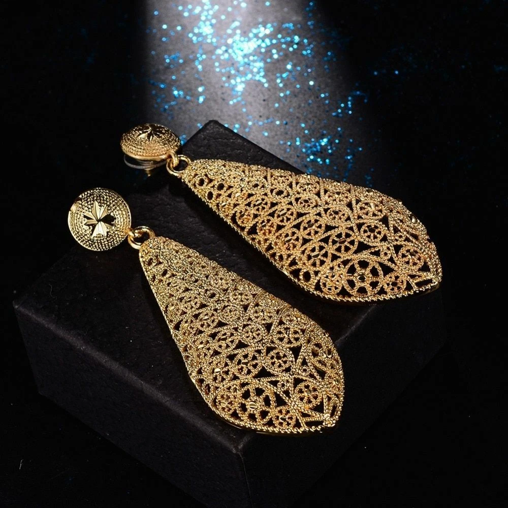 Arabic style shop gold earrings