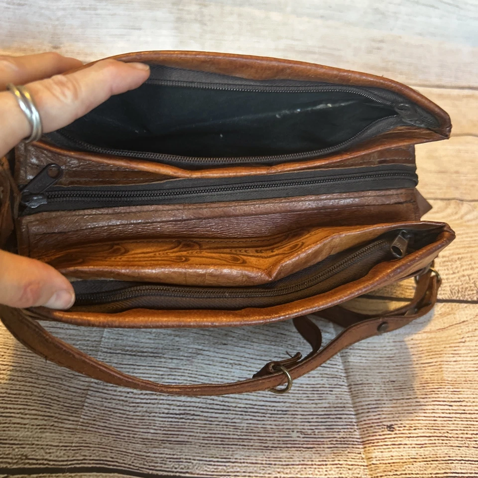 Bolso de Hombro BOHO Vintage Cuero Genuino Años 70 Grabado Hecho en México Foto 4 de 4