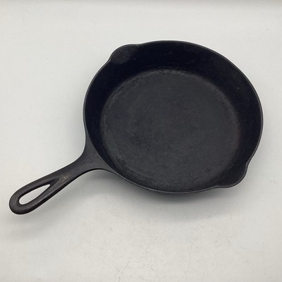 Griswold No. 7 Cast Iron Skillet Block Logo Erie PA Double Spout 701E