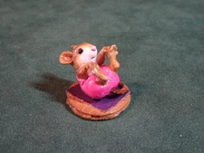 WEE FOREST FOLK M-260 ROLY-POLY MOUSE FIGURINE, WM PETERSEN, 7/8" T, RET. 4/01