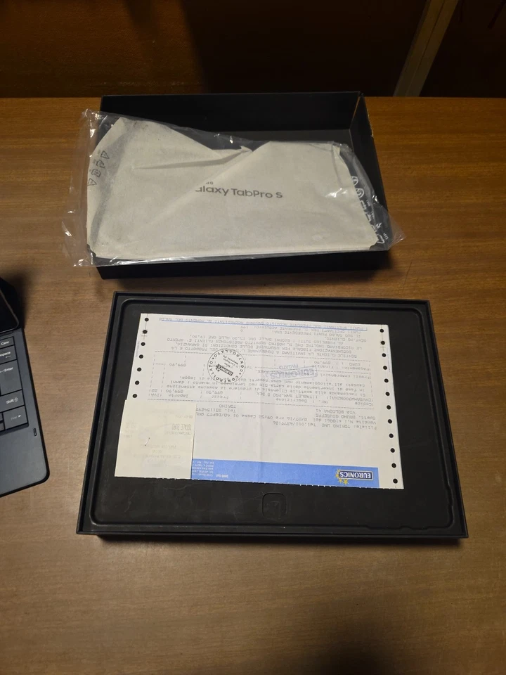 Samsung Galaxy Tab Pro S INTEL CORE M3 6Y30 4GB RAM 128GB SSD Windows 10 - Immagine 2 di 4