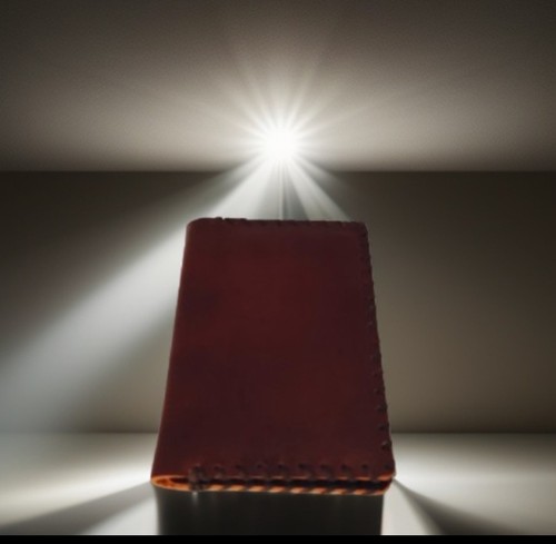 Handgefertigtes braunes Leder-Kartenetui mit Doppelfaltung - minimalistische Geldbörse im Landhausstil - Bild 6 von 11