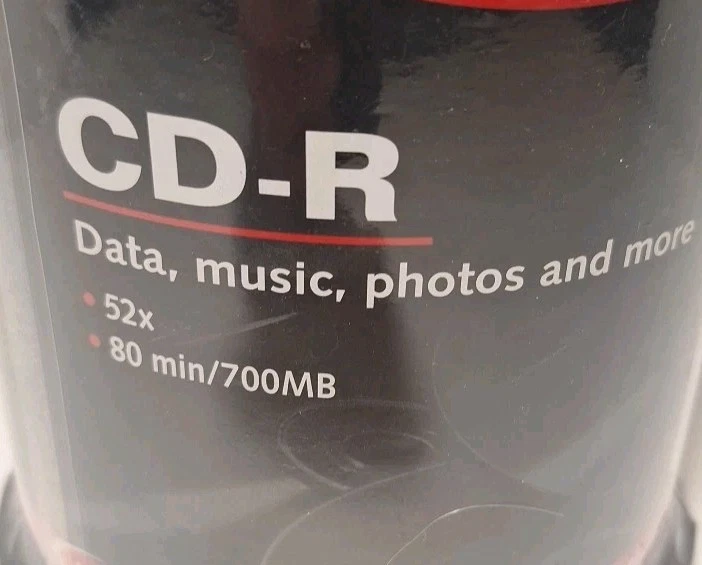 Innovera DVD+R Discs 52x 80 Min /700 MB 100 Pack IVR-77990 New Sealed - Image 2 of 4