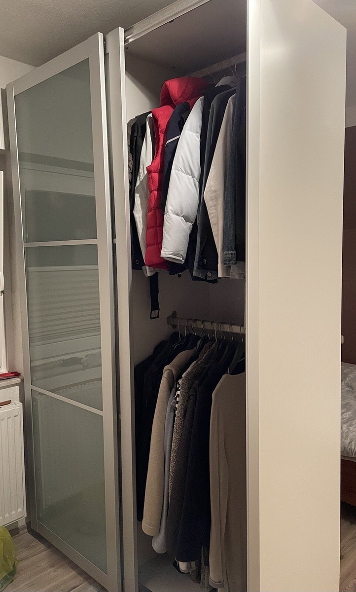 Ikea Pax Schrank mit Glasschiebetüren in weiß. Maße 1,50 x60x2,36 Alurahmen