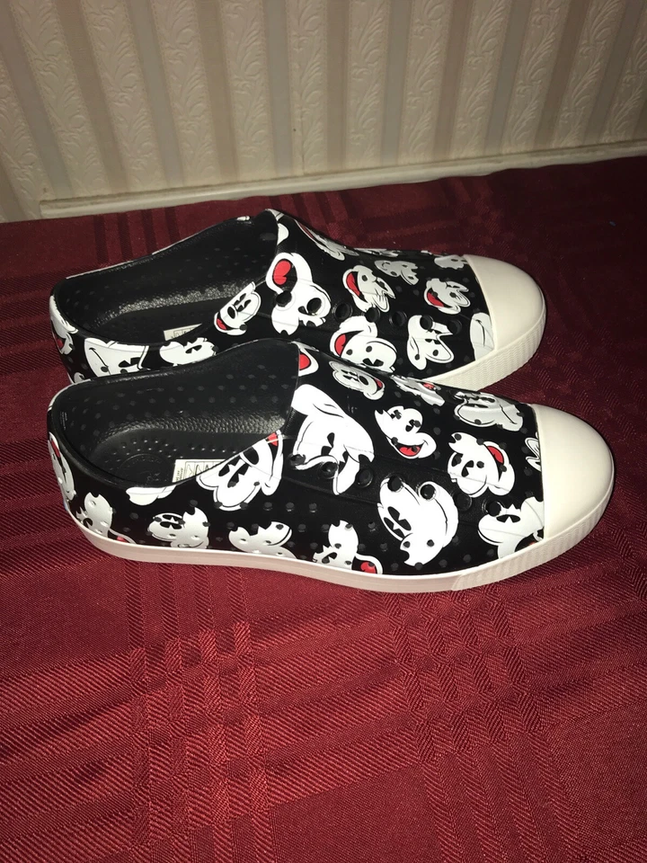 Zapatilla deportiva sin cordones nativa Mickey Mouse de los parques de Disney ELIGE 1 TALLA NUEVA 2021 Foto 3 de 4