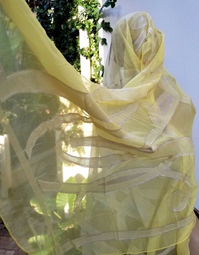 NUOVA IN SCATOLA CON ETICHETTE AUTENTICA VIKTOR $ ROLF SCIARPA PAREO SCIALLE AVVOLGENTE GIALLO APPLIQUE LG - Foto 10 di 12