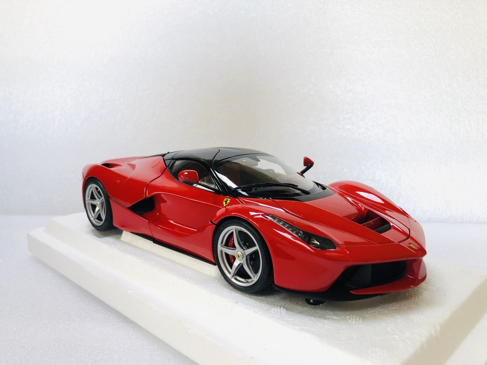 1/18 BBR Ferrari Laferrari Rosso Corsa/Black Roof Diecast full Open Version
