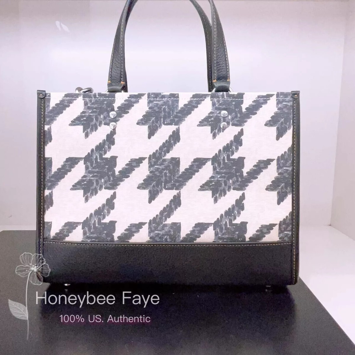 NWT Coach Dempsey 30 Carryall Tote In Signature Jacquard CJ622