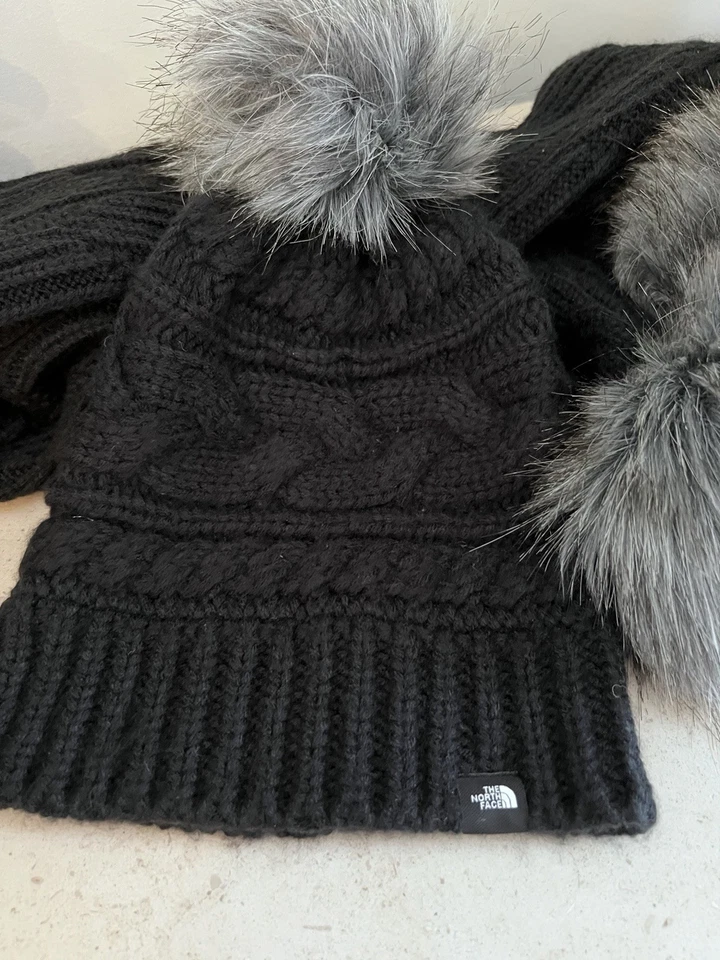 Juego de bufanda y gorro North Face Foto 2 de 4