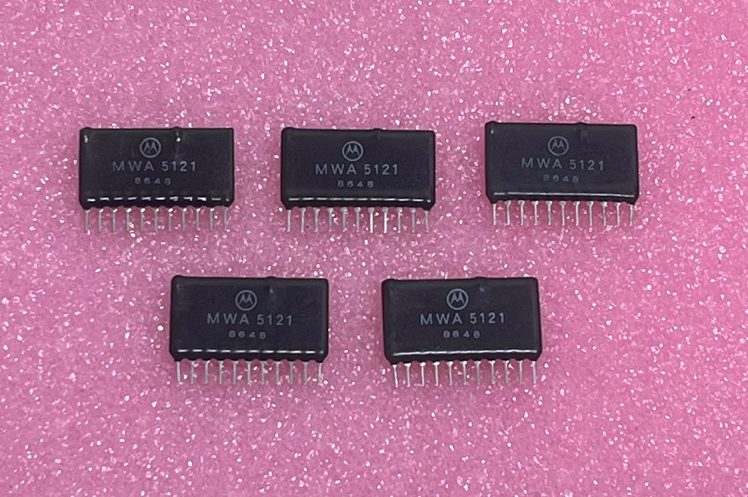 Motorola MWA5121 WIDEBAND GENERAL-PURPOSE HYBRID AMPLIFIER - Lot of 5pcs, NEW!
