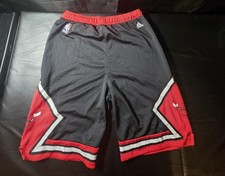 NBA Y2K Chicago Bulls Adidas Basketball Shorts, Size Youth XL, 18-20 Black Red