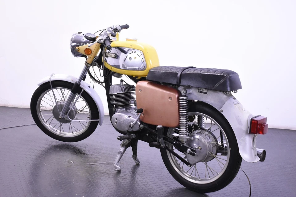 1974 TS150 UNREGISTERED US IMPORT CLASSIC RUNNING RESTORATION PROJECT - Image 3 of 4