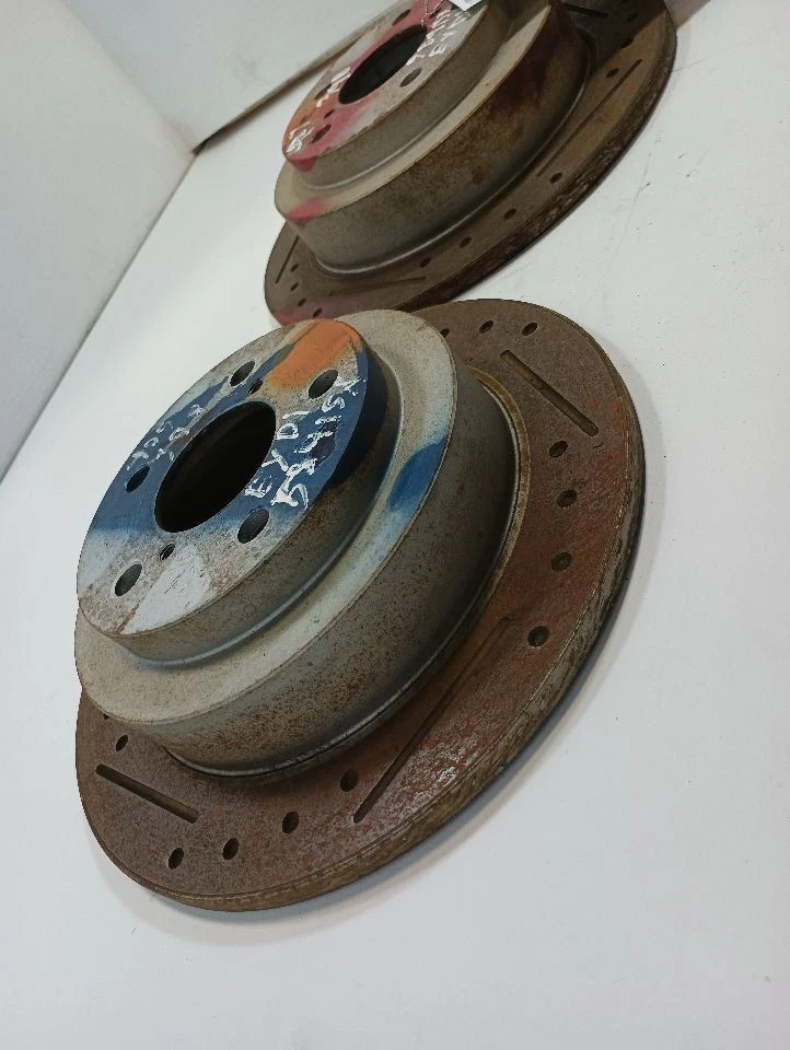 Par de rotores de freno trasero de 2003 Subaru Impreza 11308723 Foto 2 de 4