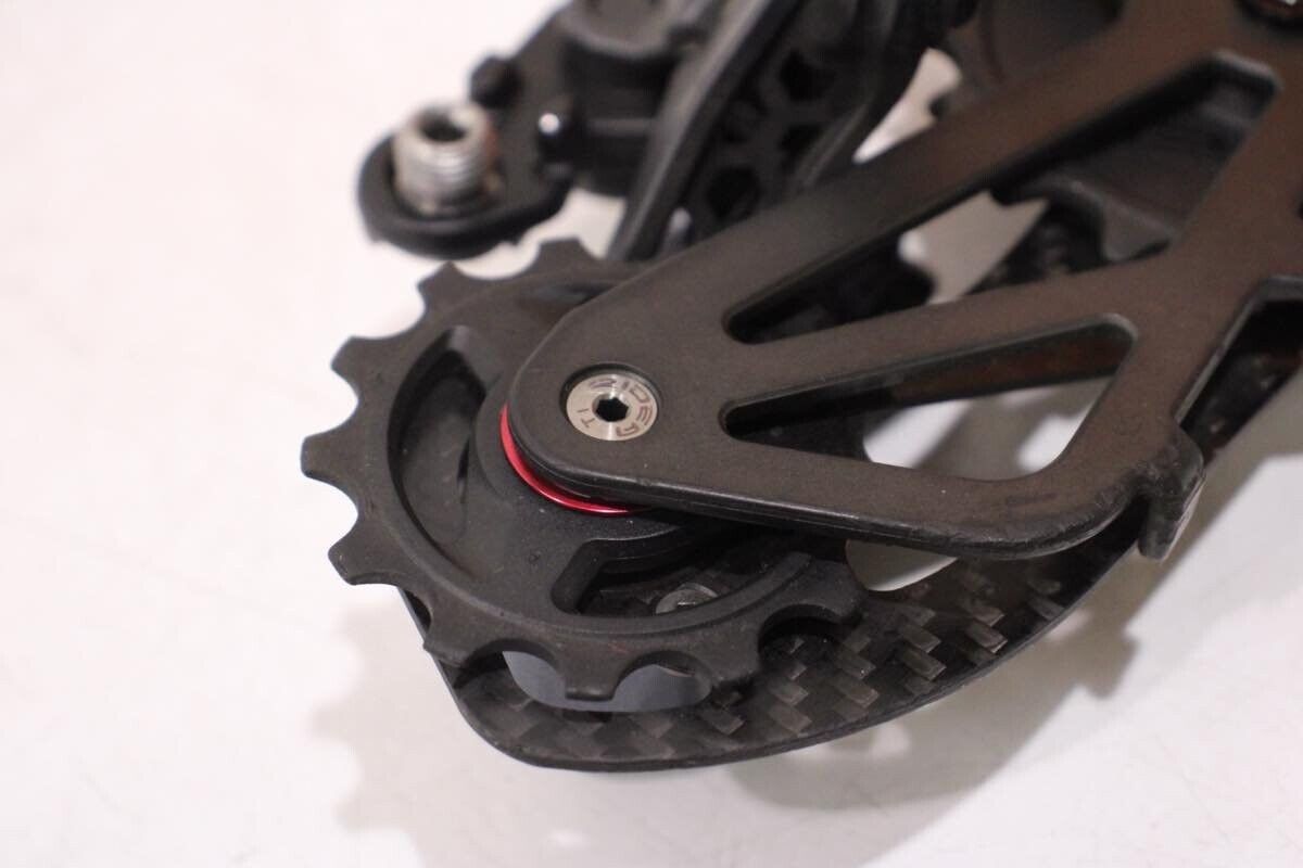 SHIMANO RD-R8000 ULTEGRA Rear Derailleur with RIDEA RD6 C38 SHIMANO RD-R8000 ULTEGRA Rear Derailleur with RIDEA RD6 C38