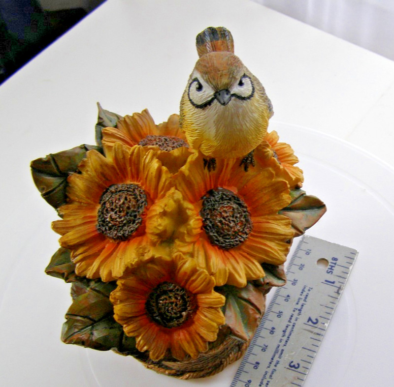 CUT AS A BUTTON Bird in Sunflower Gerson 5" Resin "Give Thanks" - 2351710