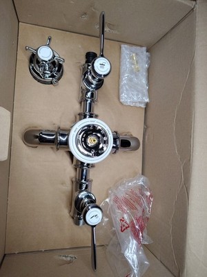 AXOR Montreux thermostatic shower valve 32213118 25623de2