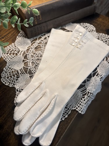 Vintage Women’s Size S White Evening Gloves with Buttons Excellent Condition