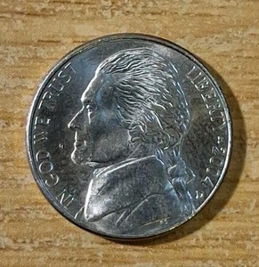 2004-D THOMAS JEFFERSON NICKEL FIVE CENTS DENVER AMERICA LEWIS & CLARK MM7