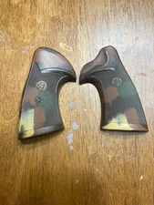 Pachmayr Presentation Rubber Grip Camo Smith & Wesson N Frame - Large