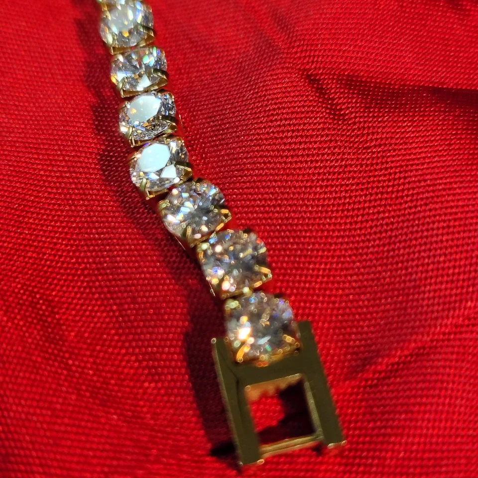 Exquisita pulsera de tenis para mujer enchapada en oro de 18 quilates con cadena de circonita cúbica Foto 4 de 4