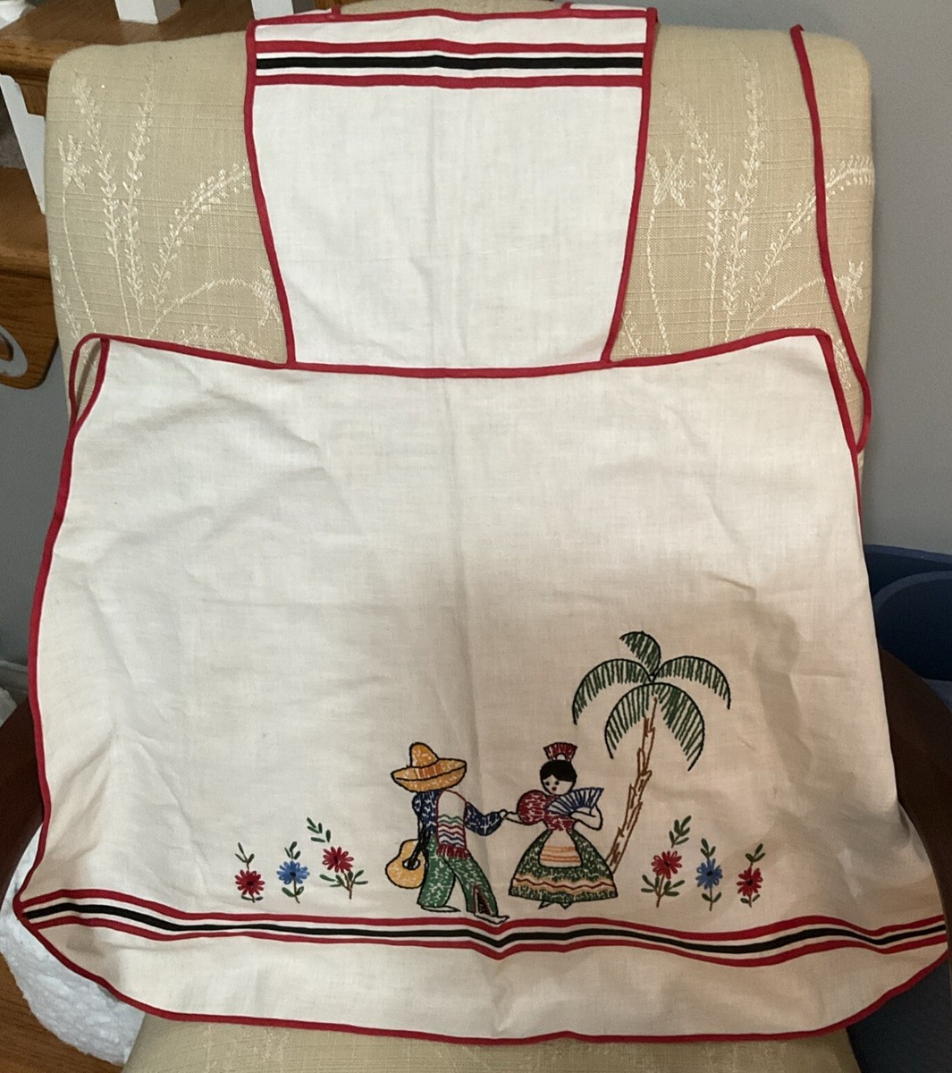 【60s Vintage】Old Apron Chicago today Fab Vintage 1960's Apron With Great Appliqués---butterick 3758