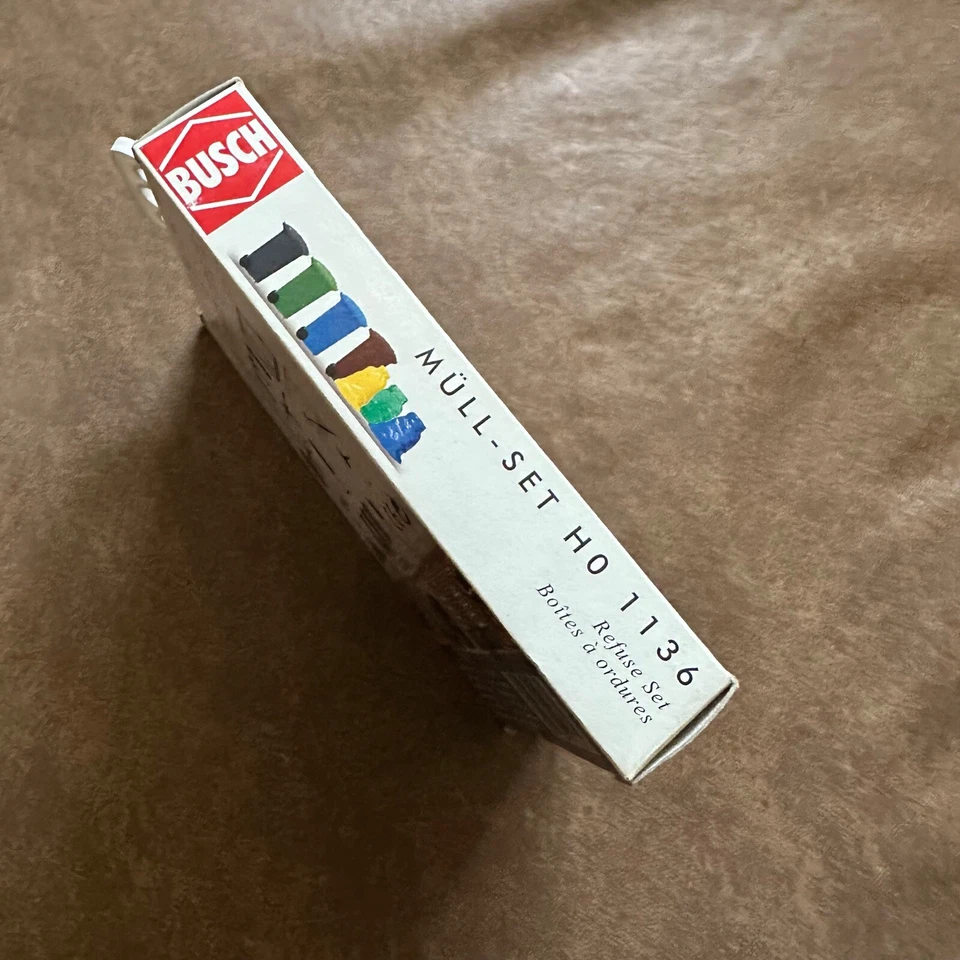 NEW OLD STOCK BOXED BUSCH HO 1136 1:87 SCALE REFUSE SET MADE IN GERMANY - Image 3 of 4