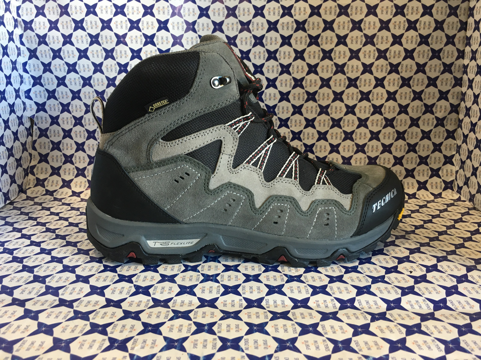 scarponi trekking tecnica