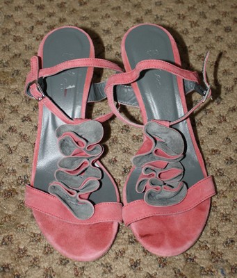 BODEN Sandals Heels Shoes 38 7 7.5 Pink Gray Suede Leather Ruffle Detail | eBay
