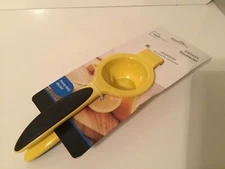 Mainstays Heavy Duty Metal Die Cast Lemon Squeezer Hand Held Comfort Grip Handle
