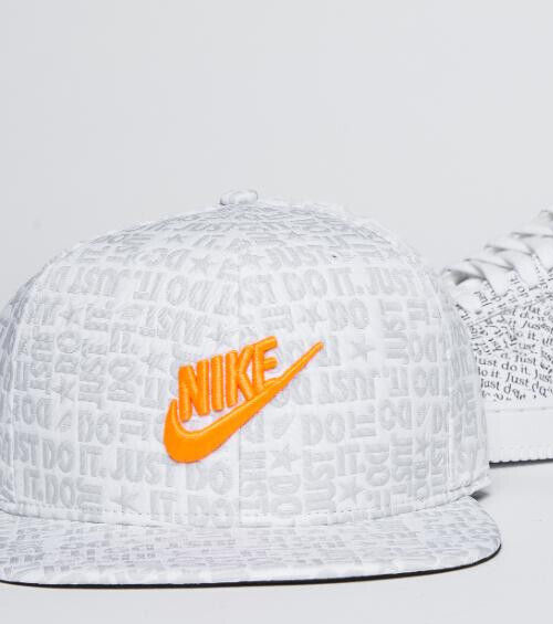 Nike Classic Snapback Hat Just Do It All Over White Gray One