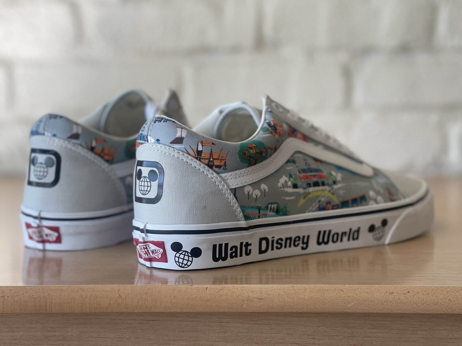 VANS x Walt Disney Parks World 50th Anniversary Old Skool Shoes Mens Size 10 New