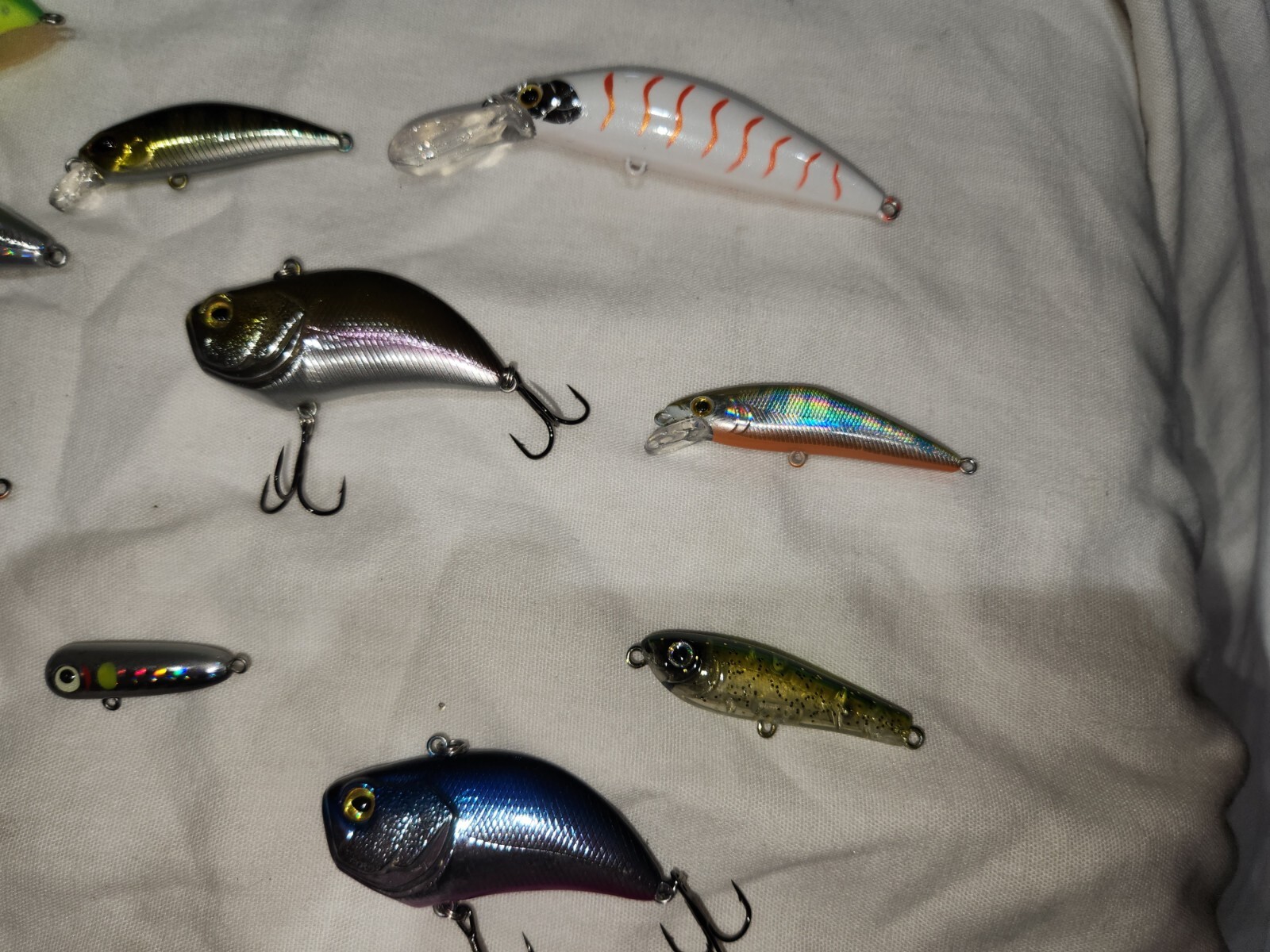 12 pcs Fishing Crankbaits Jerkbaits Plugs High Quality Rattle - Image 2