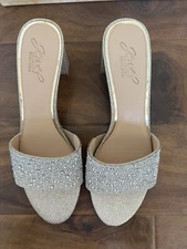 NEW WITH BOX DELL by BADGLEY MISCHKA SANDALS SIZE 9 - GOLD GLITTER  BLOCK HEEL