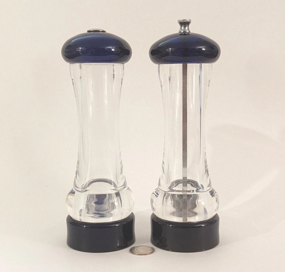 Molinillo de pimienta y salero azul claro acrílico Lucite vintage Olde Thompson 8,5" Foto 2 de 4