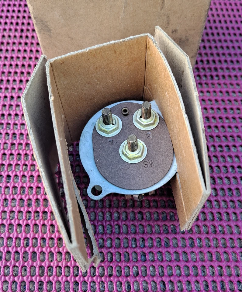 Dodge Luxury Liner Deluxe 1940 especial nuevo en stock MoPar panel de instrumentos calibre de combustible Foto 2 de 2