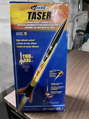 TASER MODEL ROCKET LAUNCH SET (needs Engine Part)