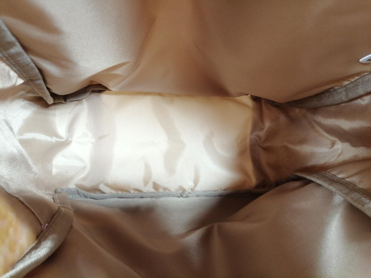 All over Pattern Backpack Model Beige Pink HIROMI… - image 12