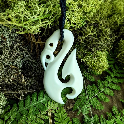 81stgeneration Handgeschnitzter Knochen Maori Hei Matau Koru Anhänger Halskette - Bild 3 von 6